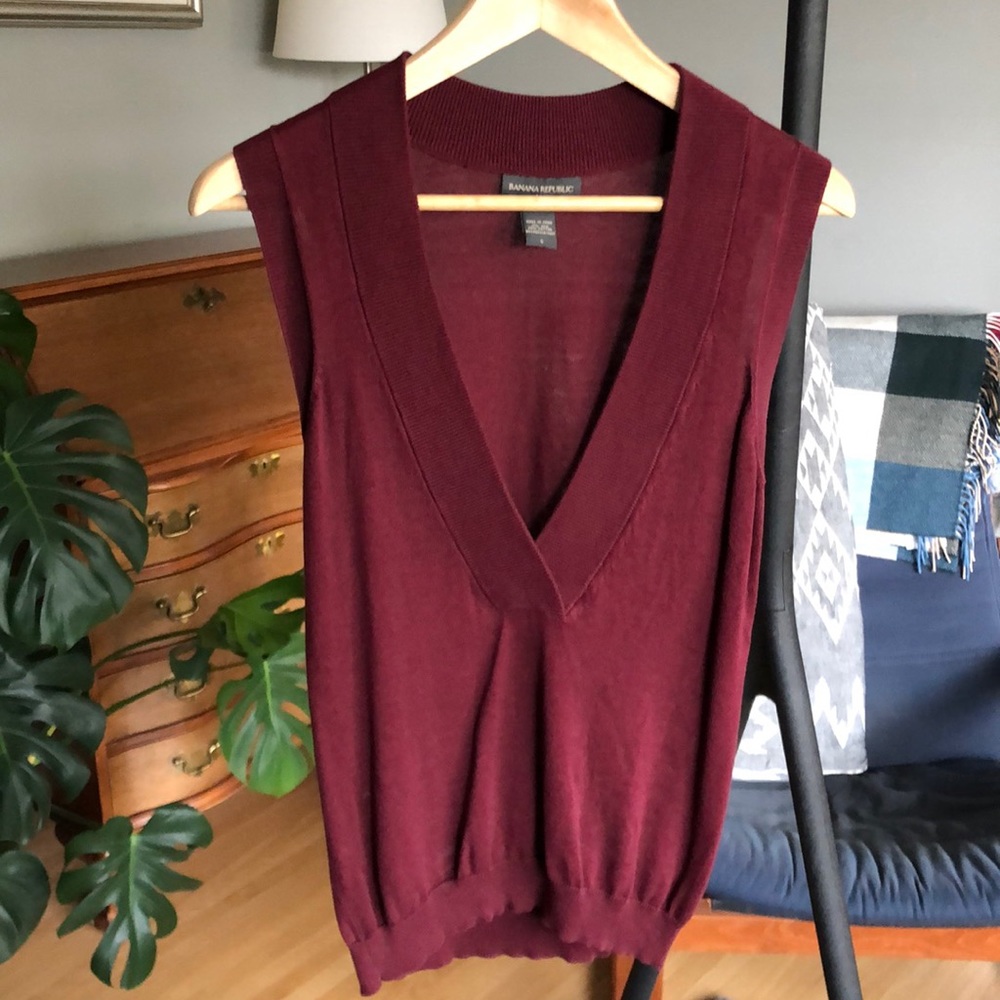 Banana Republic - S - Burgundy Vest